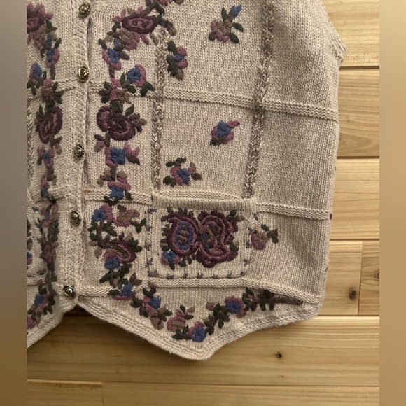 Vintage Ivy Large Embroidered Floral Rose Sweater Vest Cottagecore Grandma Fall - Picture 7 of 10